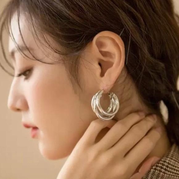 New Silver three-layer Hoop Earrings, beautiful Earrings, cute Earrings. - Picture 2 of 3